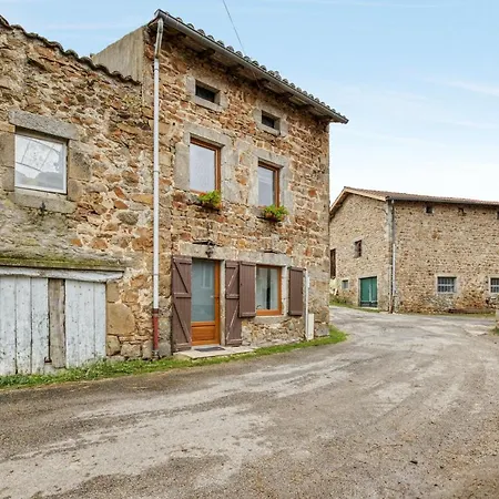 Maison Charmante A Avec Jardin Prive. Holiday home Valprivas