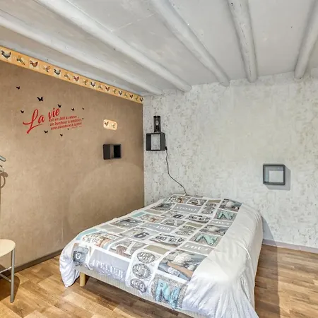 Maison Charmante A Avec Jardin Prive. Holiday home Valprivas