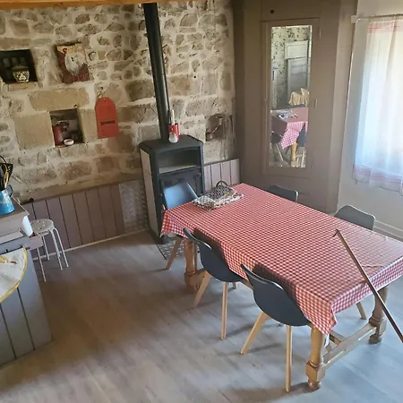 Maison Charmante A Avec Jardin Prive. Holiday home Valprivas